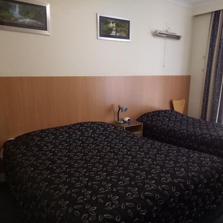 克利夫顿汽车旅馆 奥尔伯里 外观 照片