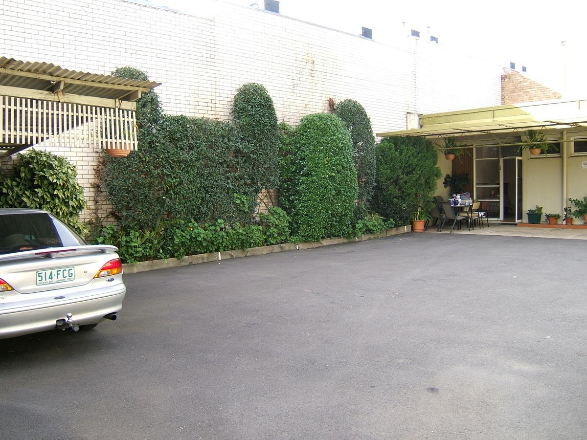 克利夫顿汽车旅馆 奥尔伯里 外观 照片