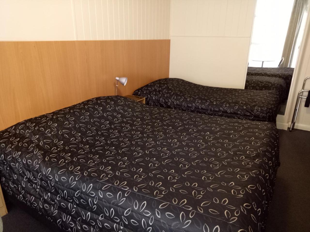 克利夫顿汽车旅馆 奥尔伯里 外观 照片